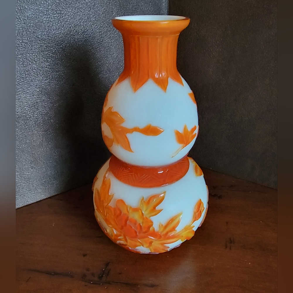 Gorgeous Antique Chinese Peking Orange & White Cased Glass Floral Vase 11½" Tall